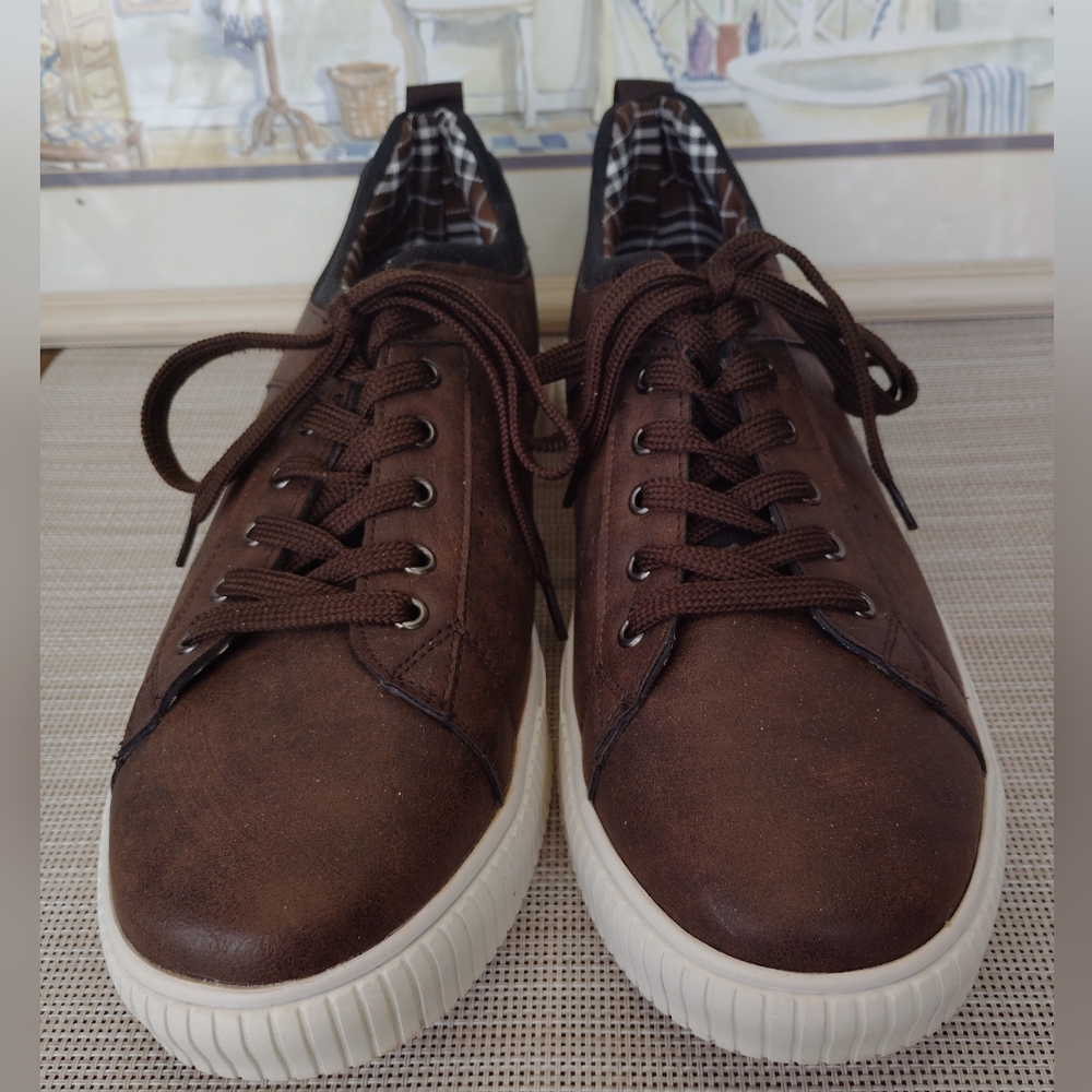 Muk Luks Dark Brown Faux Leather Casual Shoes. Size 11. Excellent Condition. - Picture 3 of 9